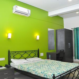 Deluxe Room Air-Conditioning